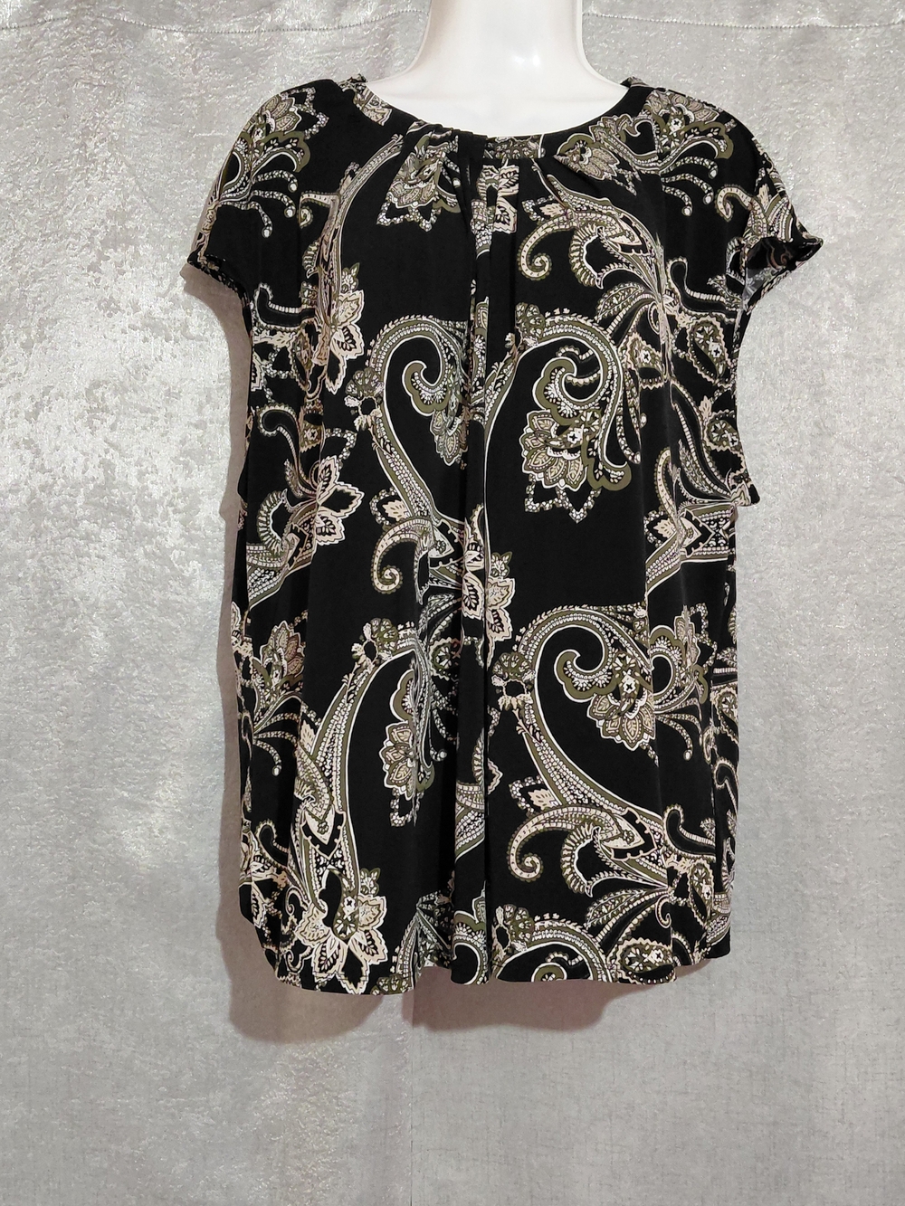 Liz Claiborne Black Paisley Short-Sleeve Blouse with Cream and Green Accents